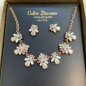 NWT | Earring and Necklace Box Set